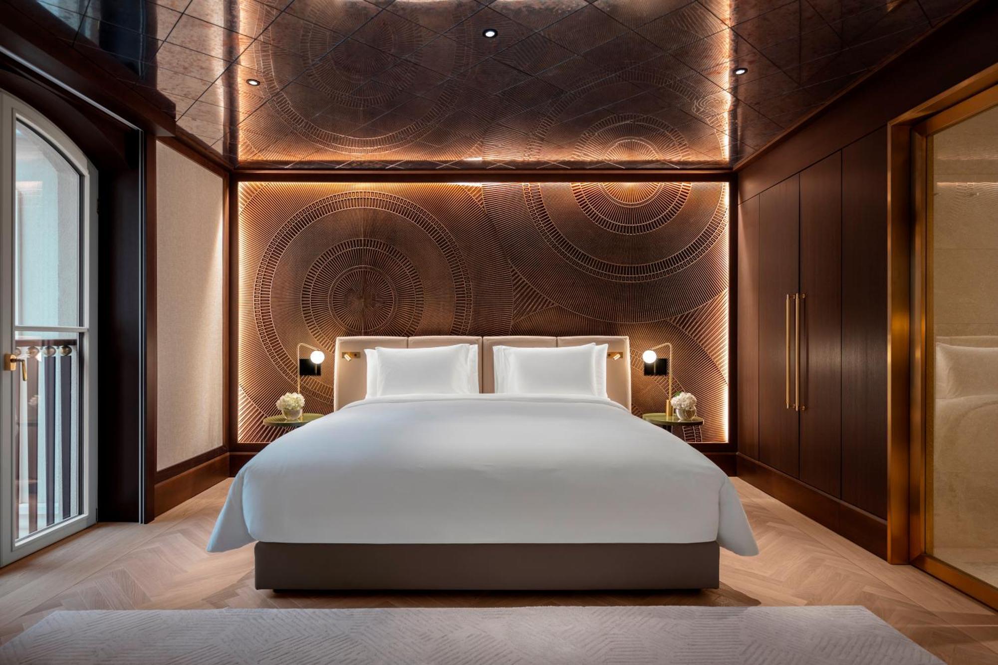 Almanac Palais Vienna 호텔 외부 사진 A bedroom at The Edition